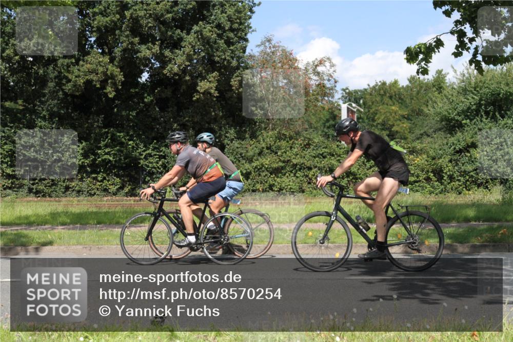 10.08.2025 - GEWOBA Citytriathlon Bremen Yannick Fuchs http://msf.ph/oto/8570254 10.08.2025 14:19:52 Radfahren 36, 59, 170, 174, 195, 287 meine-sportfotos.de