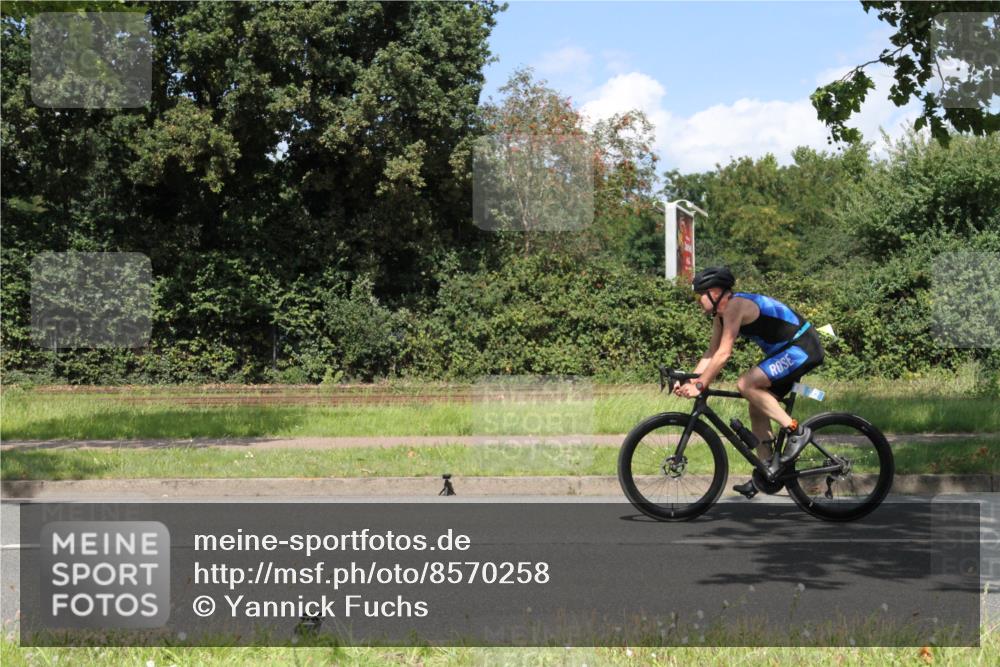 10.08.2025 - GEWOBA Citytriathlon Bremen Yannick Fuchs http://msf.ph/oto/8570258 10.08.2025 14:19:54 Radfahren 18, 36, 59, 170, 174, 195, 287 meine-sportfotos.de