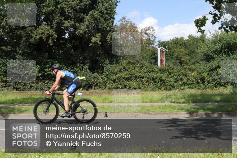 10.08.2025 - GEWOBA Citytriathlon Bremen Yannick Fuchs http://msf.ph/oto/8570259 10.08.2025 14:19:55 Radfahren 18, 36, 59, 170, 174, 195, 238, 257, 287 meine-sportfotos.de