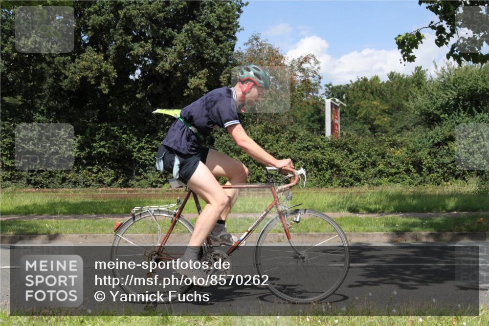 10.08.2025 - GEWOBA Citytriathlon Bremen Yannick Fuchs http://msf.ph/oto/8570262 10.08.2025 14:20:00 Radfahren 18, 36, 59, 130, 195, 238, 256, 257 meine-sportfotos.de