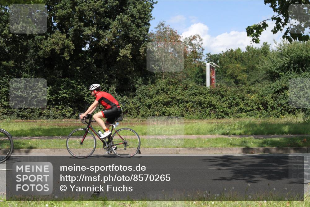 10.08.2025 - GEWOBA Citytriathlon Bremen Yannick Fuchs http://msf.ph/oto/8570265 10.08.2025 14:20:02 Radfahren 18, 36, 130, 195, 238, 256, 257 meine-sportfotos.de