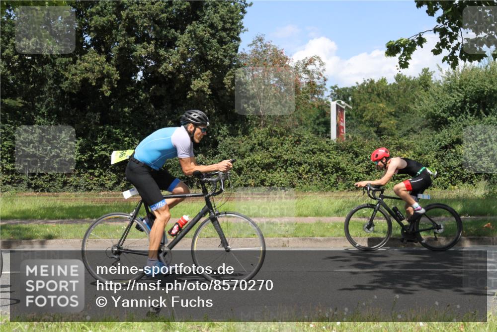 10.08.2025 - GEWOBA Citytriathlon Bremen Yannick Fuchs http://msf.ph/oto/8570270 10.08.2025 14:20:07 Radfahren 18, 36, 52, 130, 195, 197, 238, 256, 257 meine-sportfotos.de
