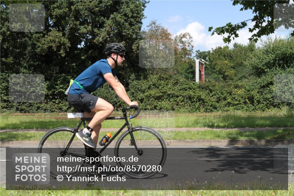 10.08.2025 - GEWOBA Citytriathlon Bremen Yannick Fuchs http://msf.ph/oto/8570280 10.08.2025 14:20:23 Radfahren 28, 29, 35, 52, 67, 80, 197 meine-sportfotos.de