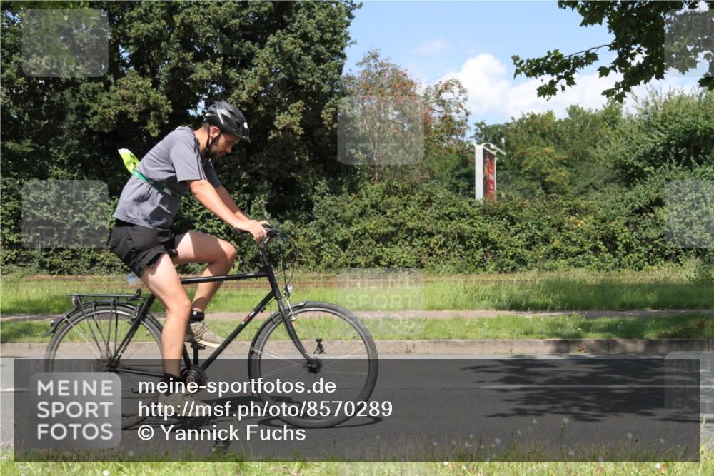 10.08.2025 - GEWOBA Citytriathlon Bremen Yannick Fuchs http://msf.ph/oto/8570289 10.08.2025 14:20:36 Radfahren 11, 28, 35, 67, 69, 80, 216, 229, 272, 274, 281, 312 meine-sportfotos.de