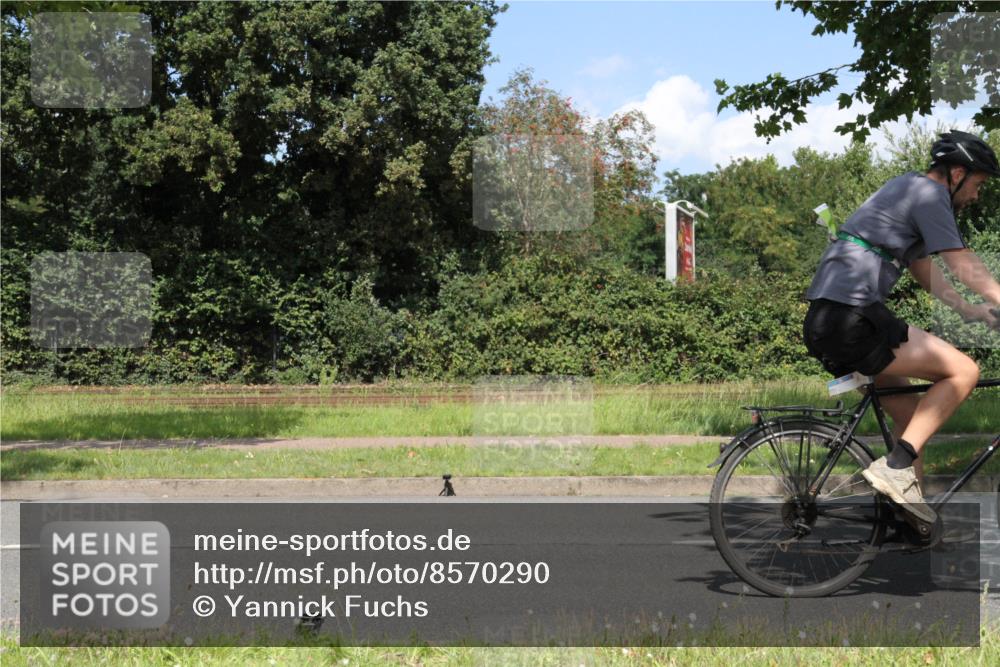 10.08.2025 - GEWOBA Citytriathlon Bremen Yannick Fuchs http://msf.ph/oto/8570290 10.08.2025 14:20:36 Radfahren 11, 28, 35, 67, 69, 80, 216, 229, 272, 274, 281, 312 meine-sportfotos.de