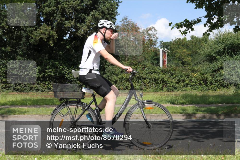 10.08.2025 - GEWOBA Citytriathlon Bremen Yannick Fuchs http://msf.ph/oto/8570294 10.08.2025 14:20:38 Radfahren 11, 28, 35, 56, 67, 69, 80, 216, 229, 272, 274, 281, 312 meine-sportfotos.de