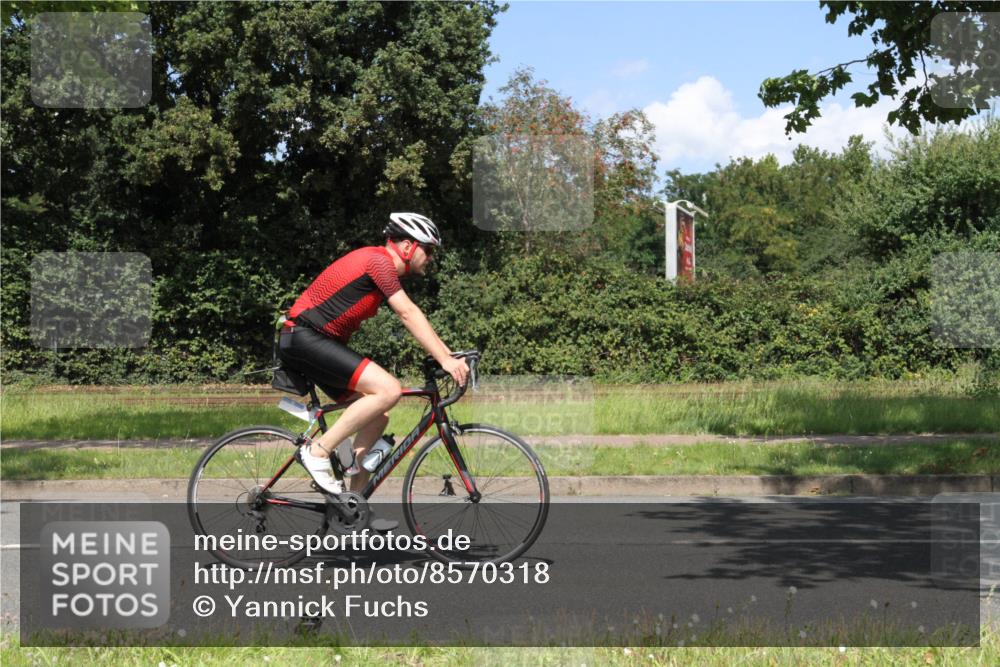 10.08.2025 - GEWOBA Citytriathlon Bremen Yannick Fuchs http://msf.ph/oto/8570318 10.08.2025 14:21:01 Radfahren 6, 19, 56, 61, 73, 110, 142, 145, 157, 191, 266, 272, 312 meine-sportfotos.de