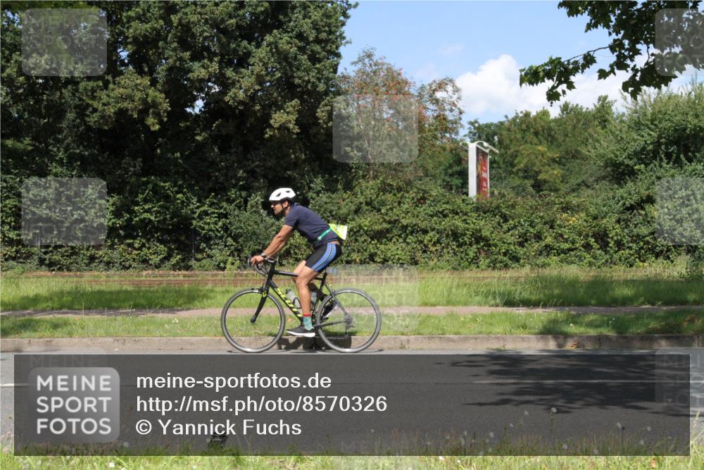 10.08.2025 - GEWOBA Citytriathlon Bremen Yannick Fuchs http://msf.ph/oto/8570326 10.08.2025 14:21:10 Radfahren 6, 19, 142, 191, 266 meine-sportfotos.de