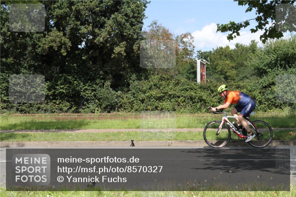 10.08.2025 - GEWOBA Citytriathlon Bremen Yannick Fuchs http://msf.ph/oto/8570327 10.08.2025 14:21:12 Radfahren 6, 19, 191, 266 meine-sportfotos.de