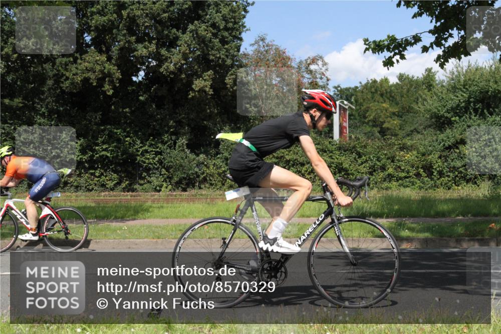 10.08.2025 - GEWOBA Citytriathlon Bremen Yannick Fuchs http://msf.ph/oto/8570329 10.08.2025 14:21:12 Radfahren 6, 19, 191, 266 meine-sportfotos.de