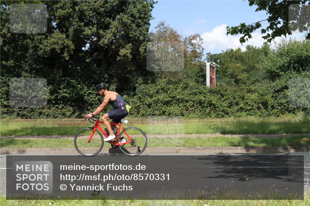 10.08.2025 - GEWOBA Citytriathlon Bremen Yannick Fuchs http://msf.ph/oto/8570331 10.08.2025 14:21:14 Radfahren 6, 19, 191 meine-sportfotos.de