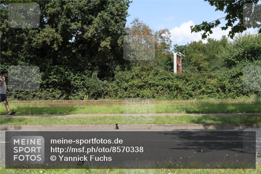 10.08.2025 - GEWOBA Citytriathlon Bremen Yannick Fuchs http://msf.ph/oto/8570338 10.08.2025 14:21:20 Radfahren 6, 177 meine-sportfotos.de