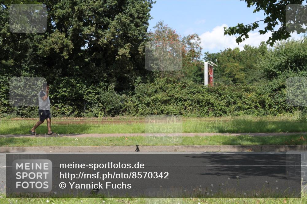 10.08.2025 - GEWOBA Citytriathlon Bremen Yannick Fuchs http://msf.ph/oto/8570342 10.08.2025 14:21:21 Radfahren 6, 177 meine-sportfotos.de