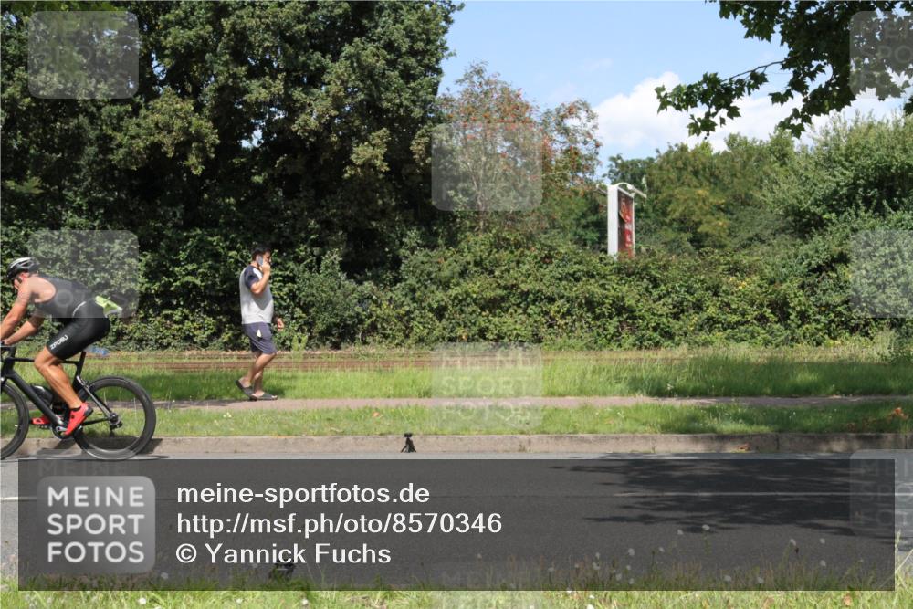 10.08.2025 - GEWOBA Citytriathlon Bremen Yannick Fuchs http://msf.ph/oto/8570346 10.08.2025 14:21:23 Radfahren 6, 177 meine-sportfotos.de