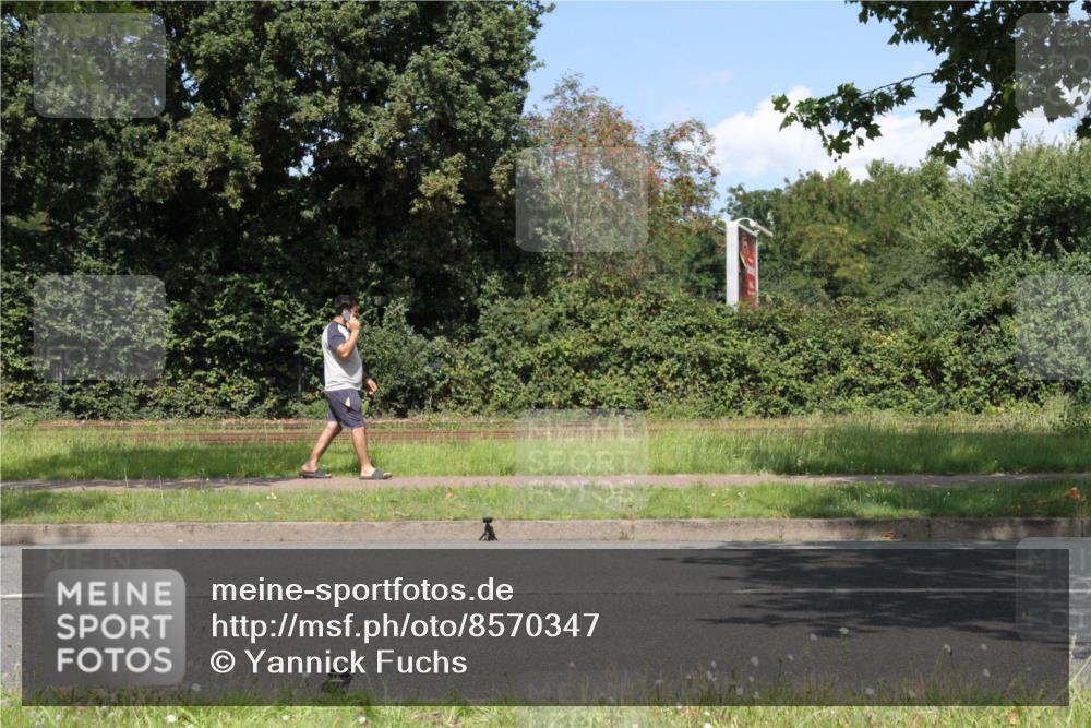 10.08.2025 - GEWOBA Citytriathlon Bremen Yannick Fuchs http://msf.ph/oto/8570347 10.08.2025 14:21:23 Radfahren 6, 177 meine-sportfotos.de