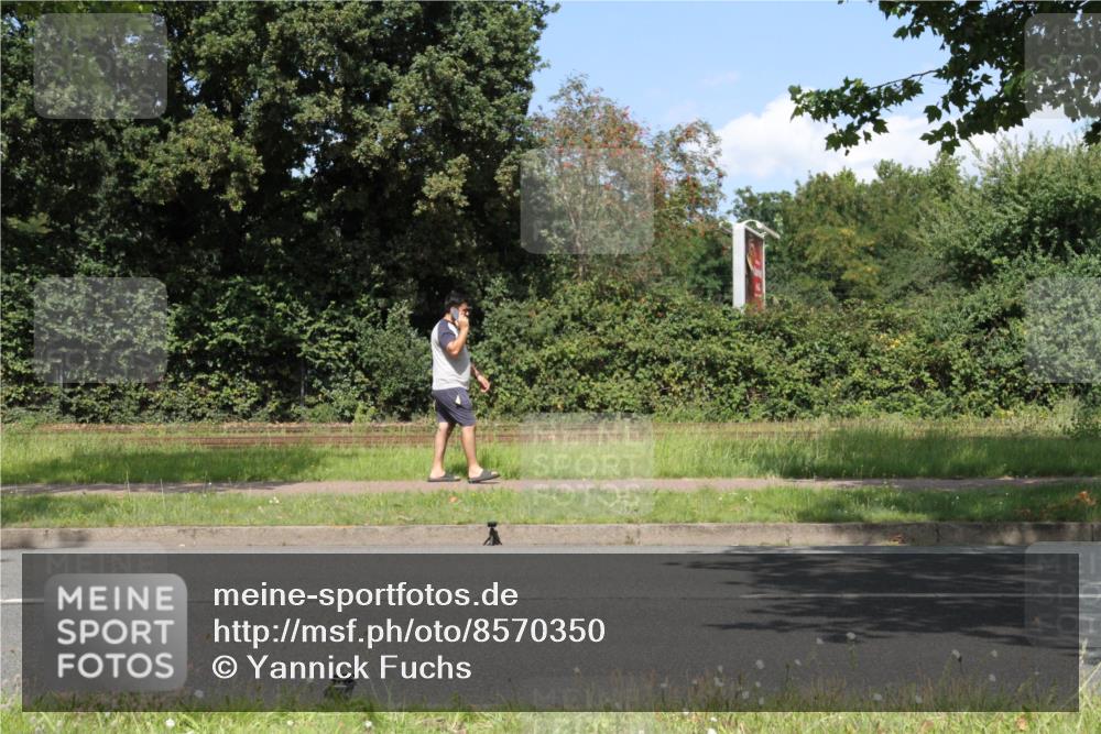10.08.2025 - GEWOBA Citytriathlon Bremen Yannick Fuchs http://msf.ph/oto/8570350 10.08.2025 14:21:24 Radfahren 6, 177 meine-sportfotos.de
