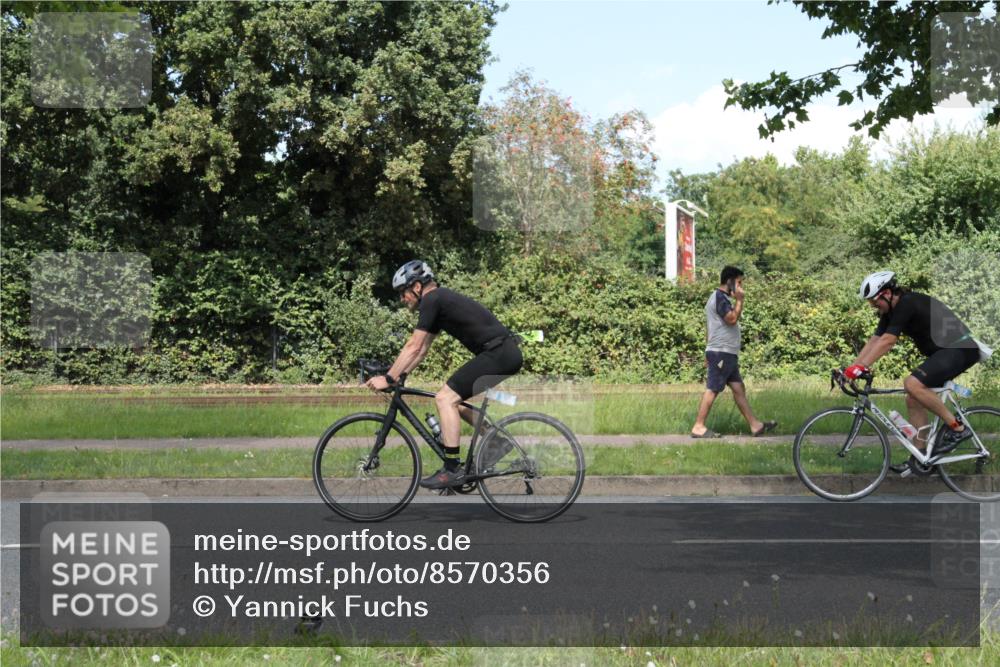 10.08.2025 - GEWOBA Citytriathlon Bremen Yannick Fuchs http://msf.ph/oto/8570356 10.08.2025 14:21:27 Radfahren 9, 177 meine-sportfotos.de
