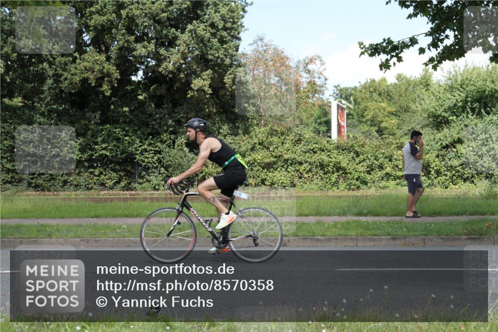 10.08.2025 - GEWOBA Citytriathlon Bremen Yannick Fuchs http://msf.ph/oto/8570358 10.08.2025 14:21:28 Radfahren 9, 140, 177 meine-sportfotos.de