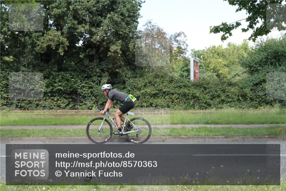 10.08.2025 - GEWOBA Citytriathlon Bremen Yannick Fuchs http://msf.ph/oto/8570363 10.08.2025 14:21:38 Radfahren 9, 140, 177, 211, 334 meine-sportfotos.de