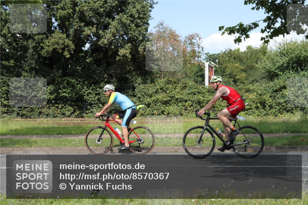 10.08.2025 - GEWOBA Citytriathlon Bremen Yannick Fuchs http://msf.ph/oto/8570367 10.08.2025 14:21:50 Radfahren 9, 140, 160, 211, 283, 334 meine-sportfotos.de