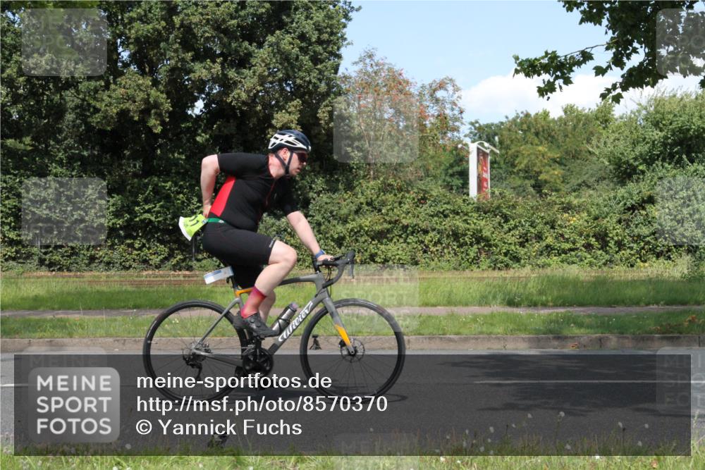 10.08.2025 - GEWOBA Citytriathlon Bremen Yannick Fuchs http://msf.ph/oto/8570370 10.08.2025 14:21:51 Radfahren 140, 160, 211, 283, 334 meine-sportfotos.de