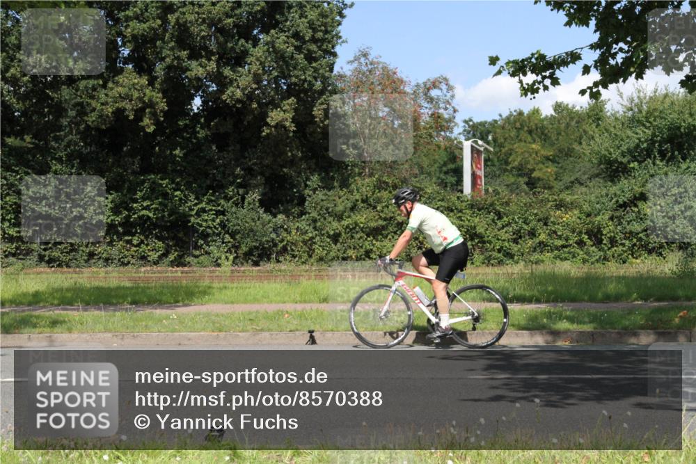 10.08.2025 - GEWOBA Citytriathlon Bremen Yannick Fuchs http://msf.ph/oto/8570388 10.08.2025 14:22:02 Radfahren 109, 160, 211, 224, 253, 258, 283 meine-sportfotos.de