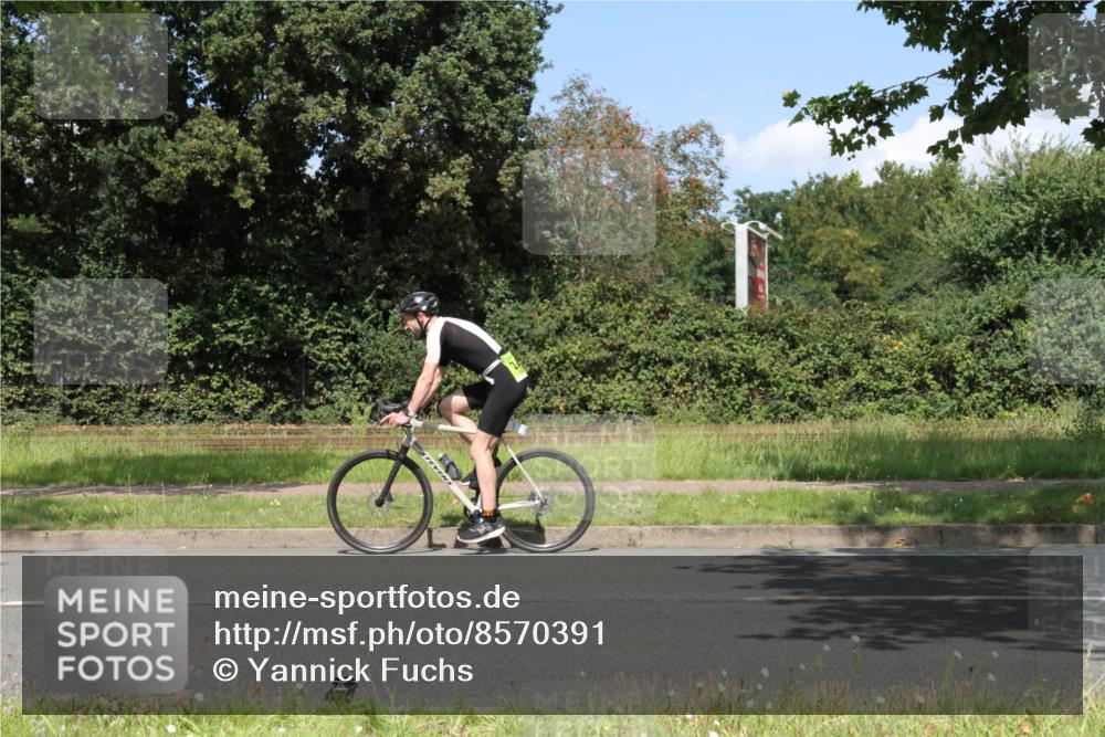 10.08.2025 - GEWOBA Citytriathlon Bremen Yannick Fuchs http://msf.ph/oto/8570391 10.08.2025 14:22:03 Radfahren 109, 160, 211, 224, 253, 258, 283 meine-sportfotos.de