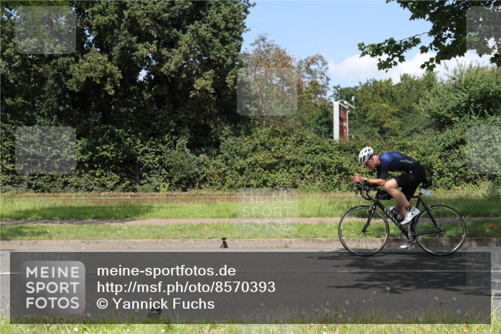 10.08.2025 - GEWOBA Citytriathlon Bremen Yannick Fuchs http://msf.ph/oto/8570393 10.08.2025 14:22:04 Radfahren 109, 160, 215, 224, 253, 258, 283 meine-sportfotos.de