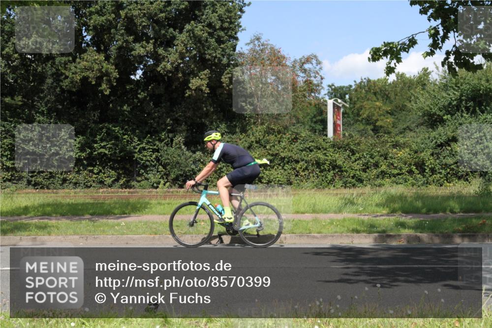 10.08.2025 - GEWOBA Citytriathlon Bremen Yannick Fuchs http://msf.ph/oto/8570399 10.08.2025 14:22:08 Radfahren 109, 186, 215, 224, 253, 258 meine-sportfotos.de