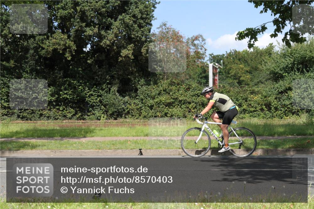 10.08.2025 - GEWOBA Citytriathlon Bremen Yannick Fuchs http://msf.ph/oto/8570403 10.08.2025 14:22:14 Radfahren 109, 186, 215, 224, 253, 258, 262 meine-sportfotos.de