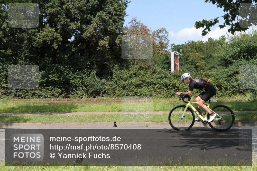 10.08.2025 - GEWOBA Citytriathlon Bremen Yannick Fuchs http://msf.ph/oto/8570408 10.08.2025 14:22:15 Radfahren 109, 186, 215, 217, 224, 253, 258, 262 meine-sportfotos.de