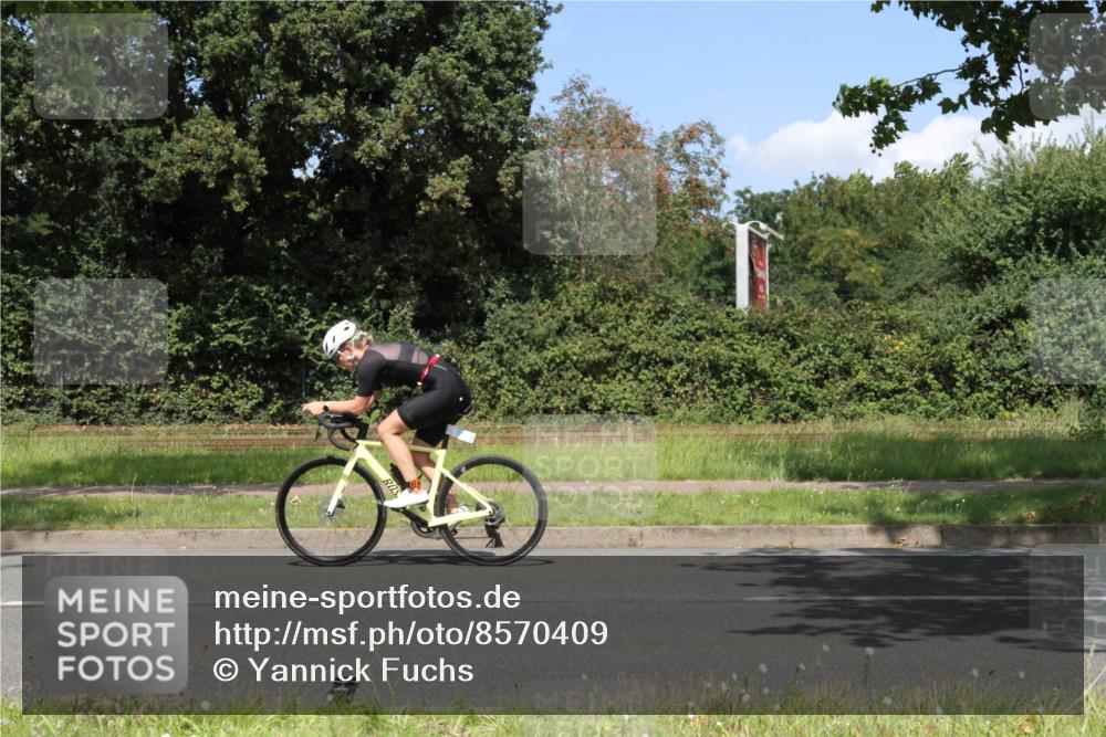 10.08.2025 - GEWOBA Citytriathlon Bremen Yannick Fuchs http://msf.ph/oto/8570409 10.08.2025 14:22:16 Radfahren 109, 186, 215, 217, 224, 253, 258, 262 meine-sportfotos.de