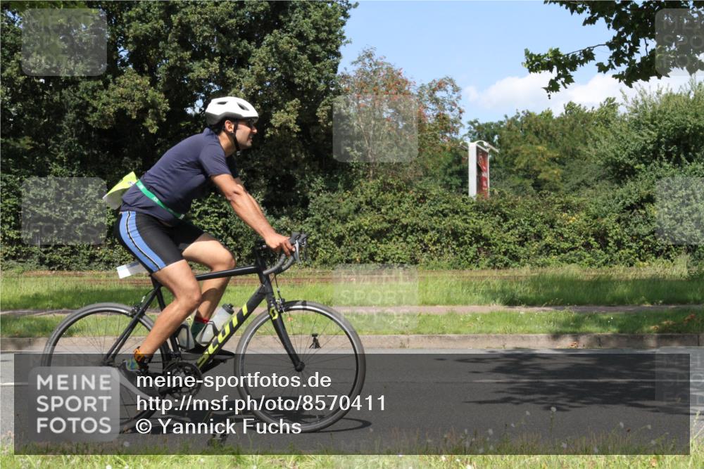 10.08.2025 - GEWOBA Citytriathlon Bremen Yannick Fuchs http://msf.ph/oto/8570411 10.08.2025 14:22:17 Radfahren 109, 186, 215, 217, 224, 253, 258, 262 meine-sportfotos.de