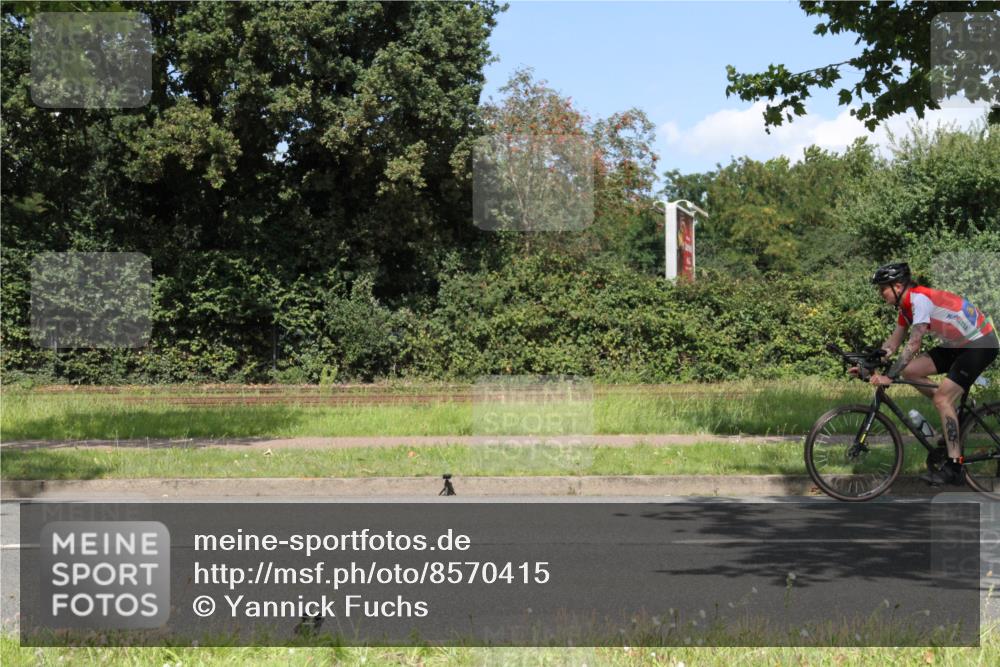 10.08.2025 - GEWOBA Citytriathlon Bremen Yannick Fuchs http://msf.ph/oto/8570415 10.08.2025 14:22:18 Radfahren 109, 186, 215, 217, 224, 253, 258, 262 meine-sportfotos.de