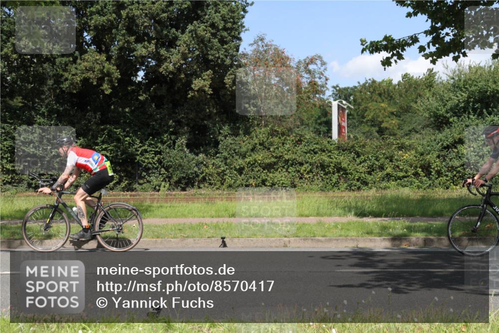 10.08.2025 - GEWOBA Citytriathlon Bremen Yannick Fuchs http://msf.ph/oto/8570417 10.08.2025 14:22:19 Radfahren 109, 186, 215, 217, 224, 258, 262 meine-sportfotos.de
