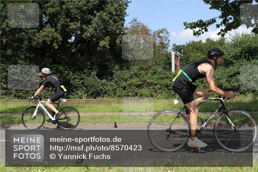 10.08.2025 - GEWOBA Citytriathlon Bremen Yannick Fuchs http://msf.ph/oto/8570423 10.08.2025 14:22:21 Radfahren 109, 186, 215, 217, 224, 258, 259, 262 meine-sportfotos.de