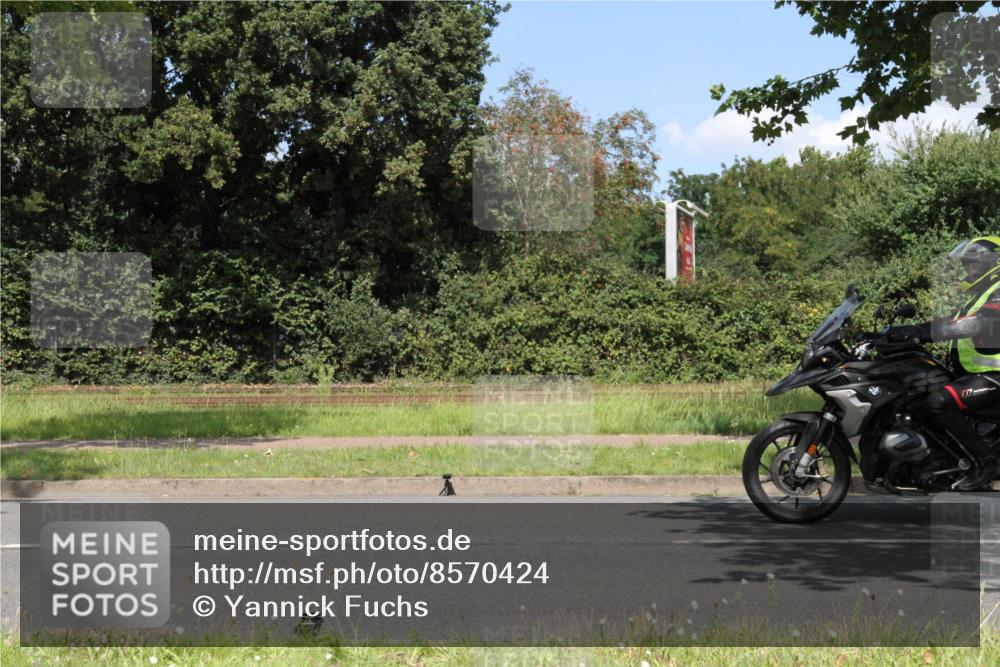 10.08.2025 - GEWOBA Citytriathlon Bremen Yannick Fuchs http://msf.ph/oto/8570424 10.08.2025 14:22:22 Radfahren 109, 186, 215, 217, 224, 242, 258, 259, 262 meine-sportfotos.de