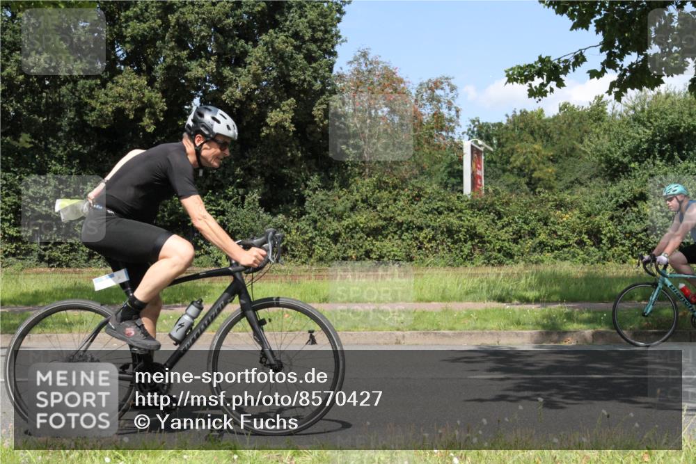 10.08.2025 - GEWOBA Citytriathlon Bremen Yannick Fuchs http://msf.ph/oto/8570427 10.08.2025 14:22:24 Radfahren 109, 186, 215, 217, 224, 242, 259, 262 meine-sportfotos.de