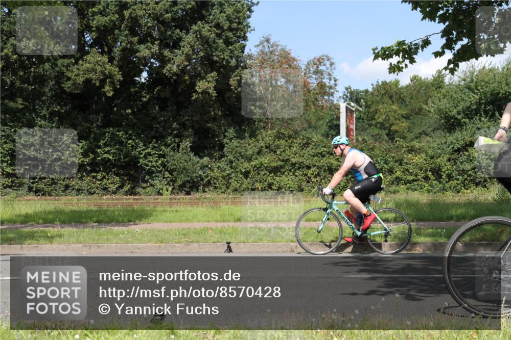 10.08.2025 - GEWOBA Citytriathlon Bremen Yannick Fuchs http://msf.ph/oto/8570428 10.08.2025 14:22:25 Radfahren 109, 186, 215, 217, 242, 259, 262 meine-sportfotos.de