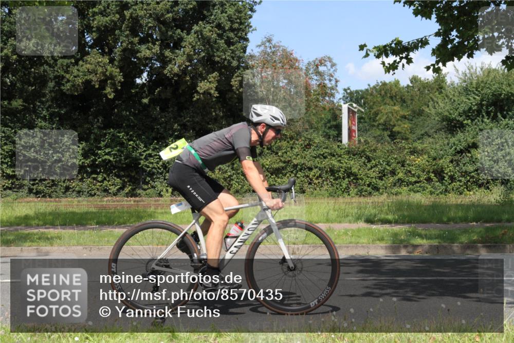 10.08.2025 - GEWOBA Citytriathlon Bremen Yannick Fuchs http://msf.ph/oto/8570435 10.08.2025 14:22:33 Radfahren 86, 186, 217, 242, 259, 262 meine-sportfotos.de