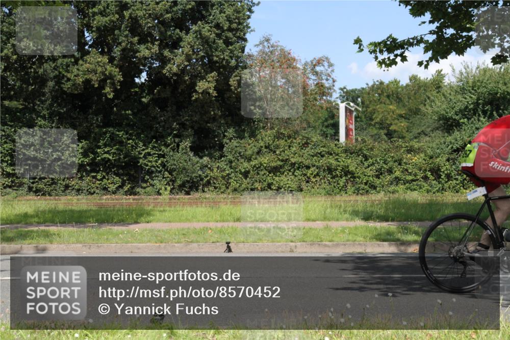 10.08.2025 - GEWOBA Citytriathlon Bremen Yannick Fuchs http://msf.ph/oto/8570452 10.08.2025 14:22:46 Radfahren 86, 89, 182, 204, 242, 252, 280, 289, 297, 353, 427 meine-sportfotos.de