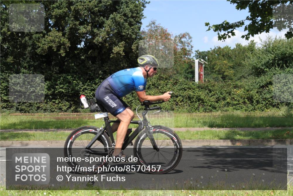 10.08.2025 - GEWOBA Citytriathlon Bremen Yannick Fuchs http://msf.ph/oto/8570457 10.08.2025 14:22:56 Radfahren 89, 163, 182, 204, 246, 249, 252, 280, 288, 289, 297, 353, 427 meine-sportfotos.de
