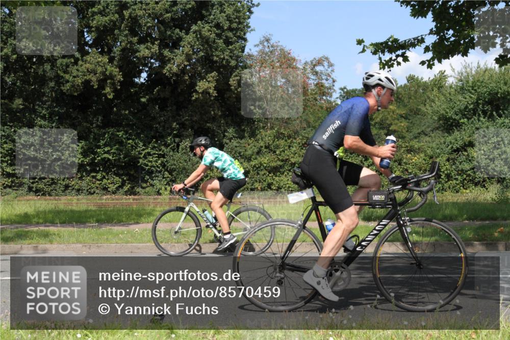 10.08.2025 - GEWOBA Citytriathlon Bremen Yannick Fuchs http://msf.ph/oto/8570459 10.08.2025 14:22:58 Radfahren 89, 163, 182, 204, 246, 249, 252, 280, 288, 289, 297, 353, 427 meine-sportfotos.de