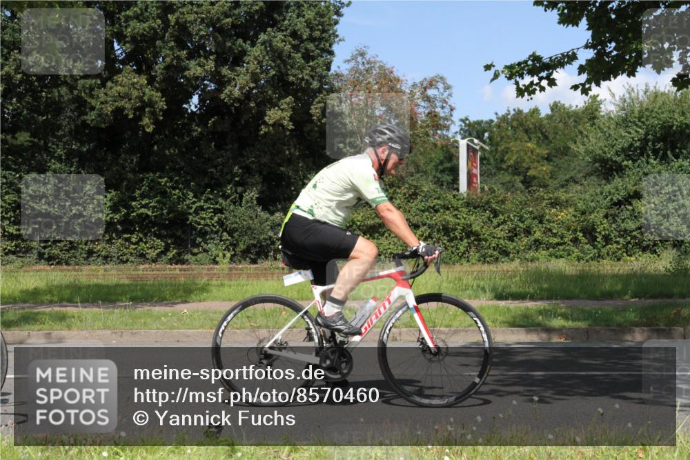 10.08.2025 - GEWOBA Citytriathlon Bremen Yannick Fuchs http://msf.ph/oto/8570460 10.08.2025 14:23:01 Radfahren 89, 163, 182, 246, 249, 252, 280, 288, 289, 353, 423, 427, 431, 480 meine-sportfotos.de