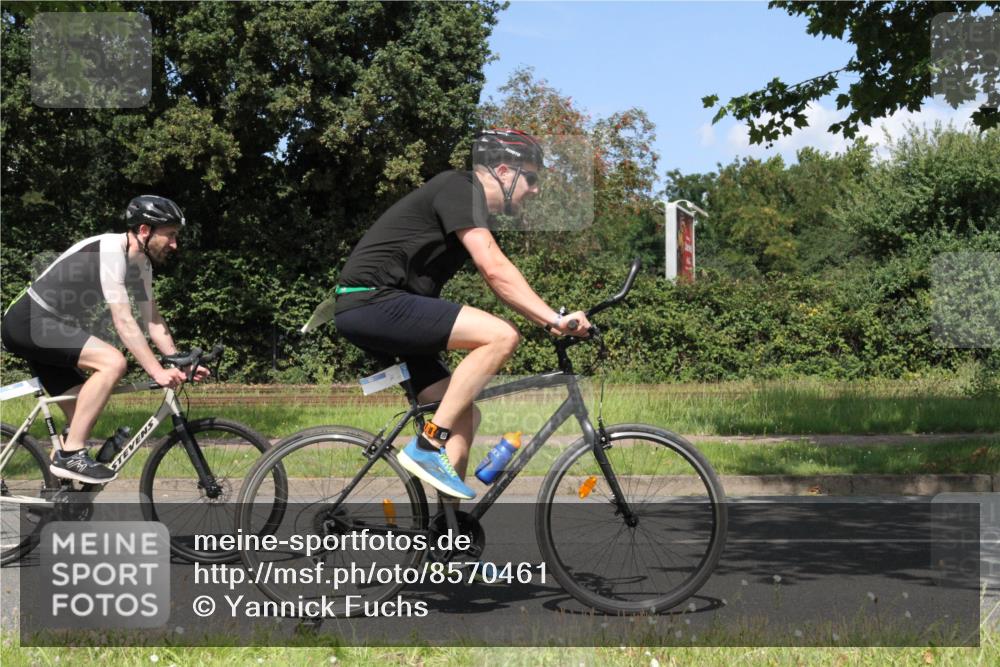 10.08.2025 - GEWOBA Citytriathlon Bremen Yannick Fuchs http://msf.ph/oto/8570461 10.08.2025 14:23:01 Radfahren 89, 163, 182, 246, 249, 252, 280, 288, 289, 353, 423, 427, 431, 480 meine-sportfotos.de