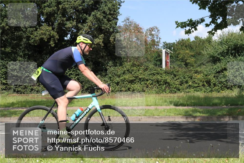 10.08.2025 - GEWOBA Citytriathlon Bremen Yannick Fuchs http://msf.ph/oto/8570466 10.08.2025 14:23:11 Radfahren 163, 200, 209, 213, 222, 225, 246, 249, 288, 423, 431, 478, 480 meine-sportfotos.de