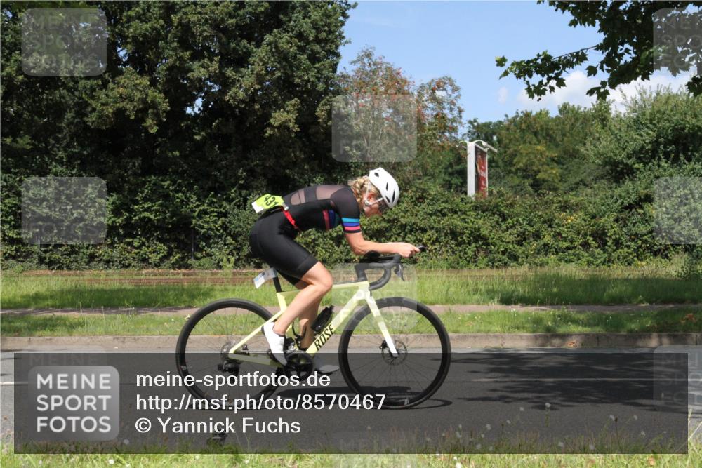 10.08.2025 - GEWOBA Citytriathlon Bremen Yannick Fuchs http://msf.ph/oto/8570467 10.08.2025 14:23:13 Radfahren 154, 163, 200, 209, 213, 222, 225, 246, 249, 288, 423, 431, 478, 480 meine-sportfotos.de