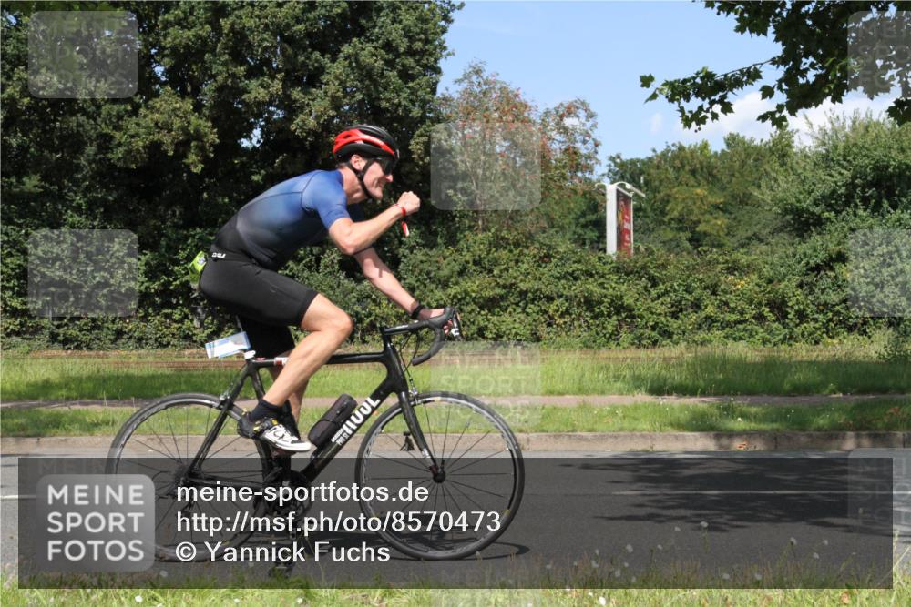 10.08.2025 - GEWOBA Citytriathlon Bremen Yannick Fuchs http://msf.ph/oto/8570473 10.08.2025 14:23:18 Radfahren 99, 154, 163, 200, 209, 213, 222, 225, 249, 251, 317, 423, 431, 478, 480 meine-sportfotos.de