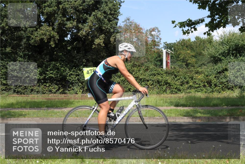 10.08.2025 - GEWOBA Citytriathlon Bremen Yannick Fuchs http://msf.ph/oto/8570476 10.08.2025 14:23:19 Radfahren 99, 154, 163, 200, 209, 213, 222, 225, 249, 250, 251, 317, 423, 431, 478, 480 meine-sportfotos.de