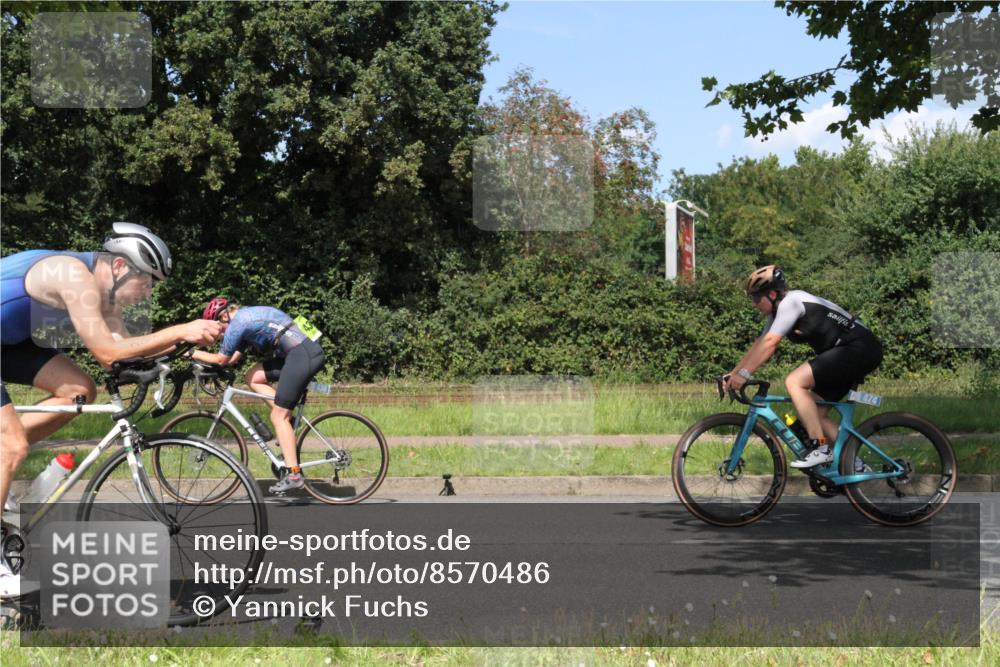 10.08.2025 - GEWOBA Citytriathlon Bremen Yannick Fuchs http://msf.ph/oto/8570486 10.08.2025 14:23:22 Radfahren 99, 154, 200, 209, 213, 222, 225, 250, 251, 317, 423, 431, 478, 480 meine-sportfotos.de